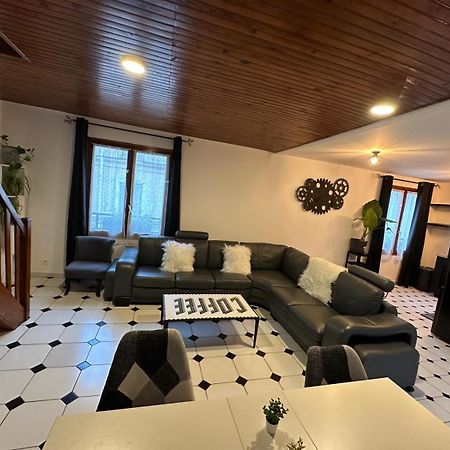 Agreable Appartement Dans Une Maison Saint-Denis  Exteriör bild
