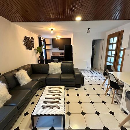 Agreable Appartement Dans Une Maison Saint-Denis  Exteriör bild