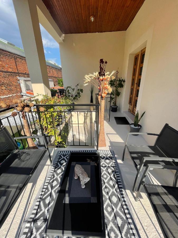 Agreable Appartement Dans Une Maison Saint-Denis  Exteriör bild